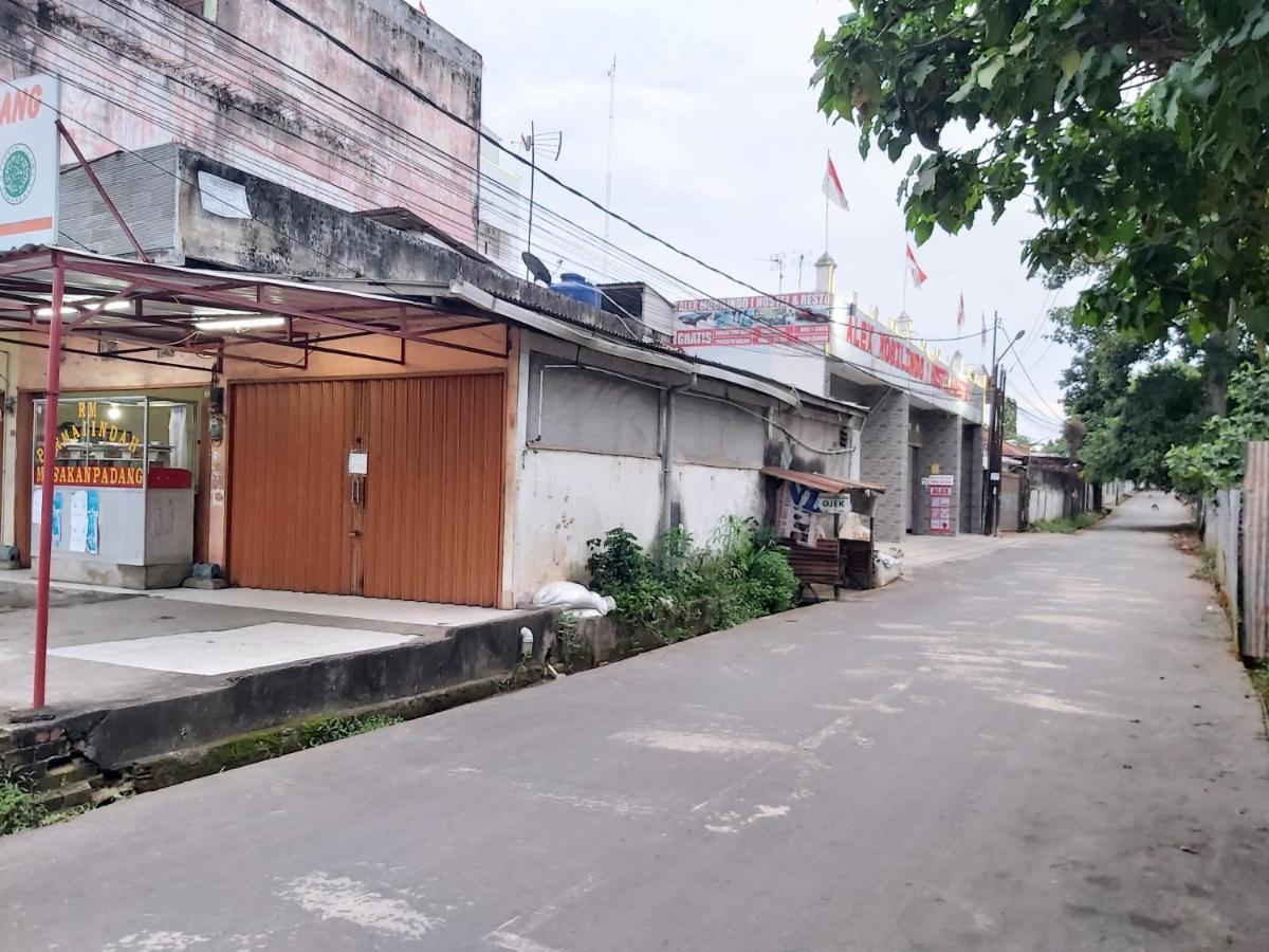 Alex Hostel 2 Palembang Exterior foto